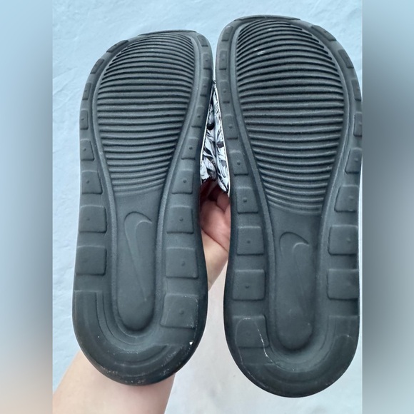 Nike Women's Victori One Floral Print Slides Size 9 - Picture 5 of 5